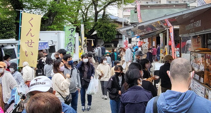 桜ヶ丘朝市盛大に開催される