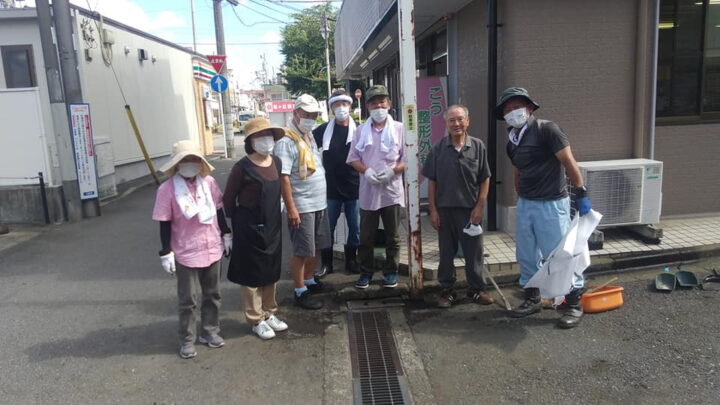 桜ヶ丘駅前側溝清掃